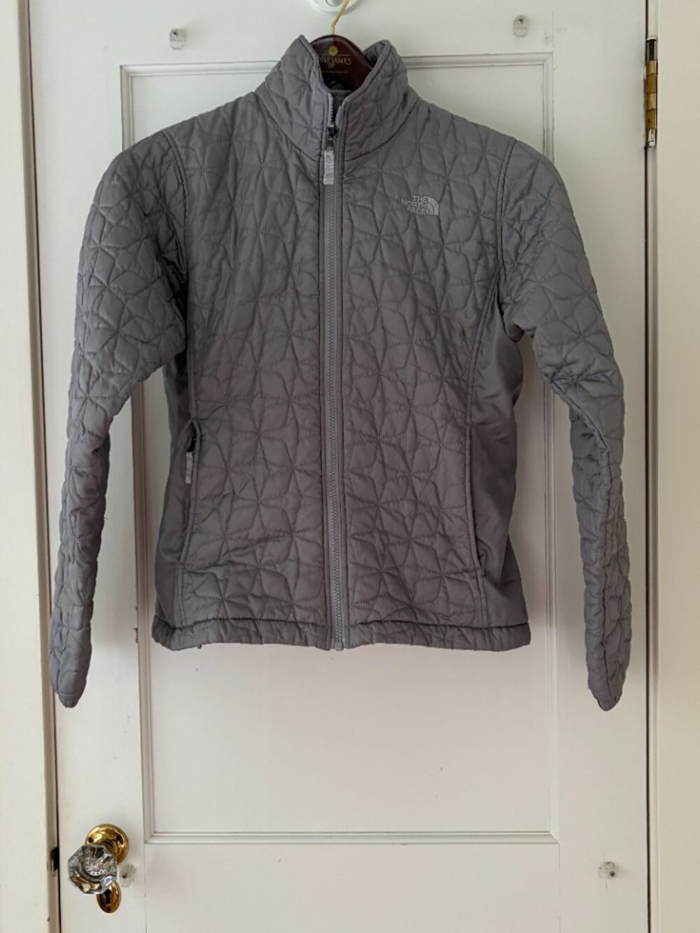 The North Face quilted mid-layer insulation jacket Size Medium Gray - Picture 2 of 8